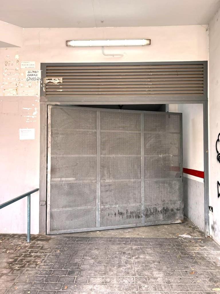Esmeralda Apartment With Free Private Underground Parking バレンシア エクステリア 写真